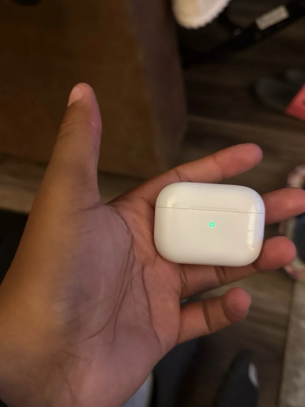 Apple White Wireless Earbud Charging Case with LED Indicator